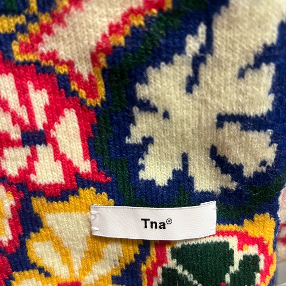 Floral Patterned Tna Aritzia Scarf Warm 70s Style Winter - Picture 3 of 3